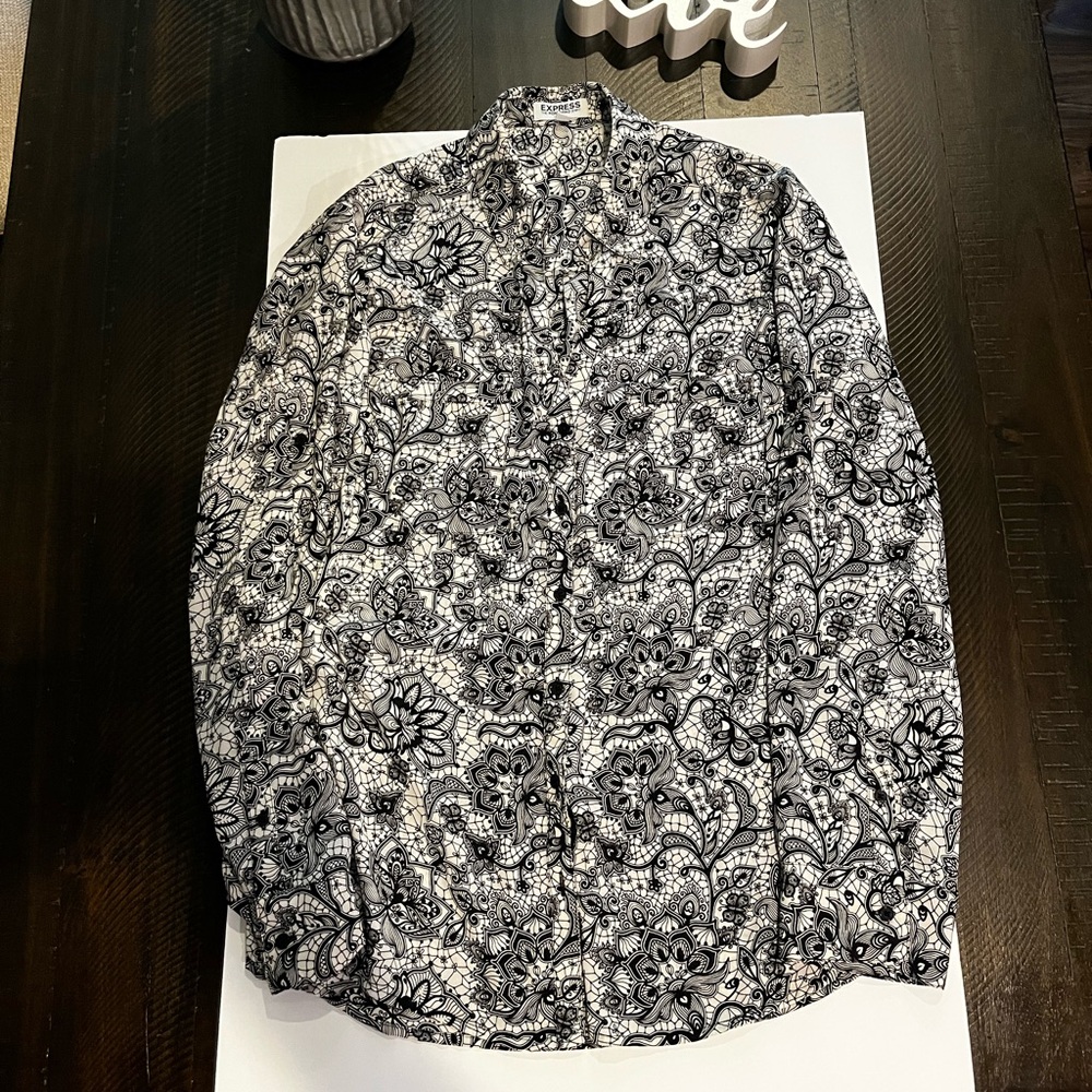 Express Women’s Portofino Black & White floral Blouse